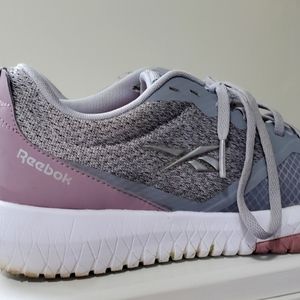 Reebok memory tech 10 shoe